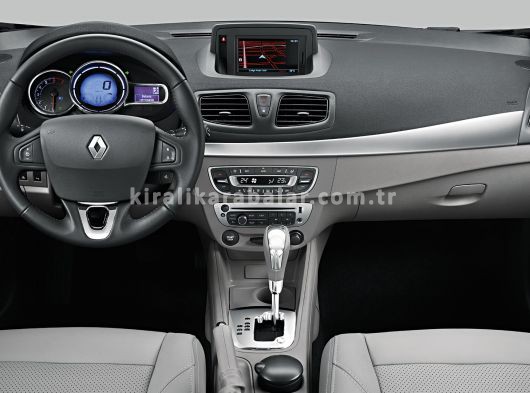 SMR Car Rental'dan Kiralık Renault Fluence